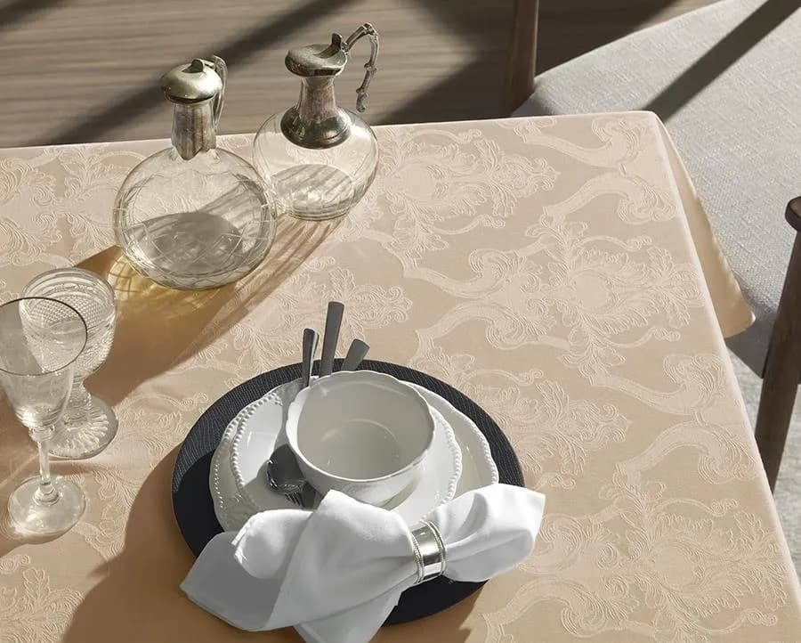 Toalha de Mesa Karsten Celebration Harold - Retangular - 1.60x3.20m