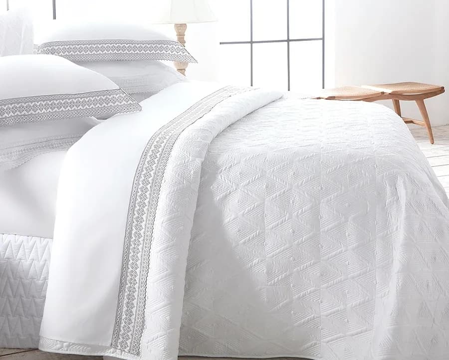 Colcha Matelassê Mini Check Queen com 2 Porta Travesseiros - Percal 300 Fios - Naturalle Fashion