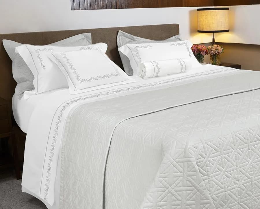Colcha Matelassê Samuel Cirnansck Queen com 2 Porta Travesseiros - Percal 250 Fios - Diamond