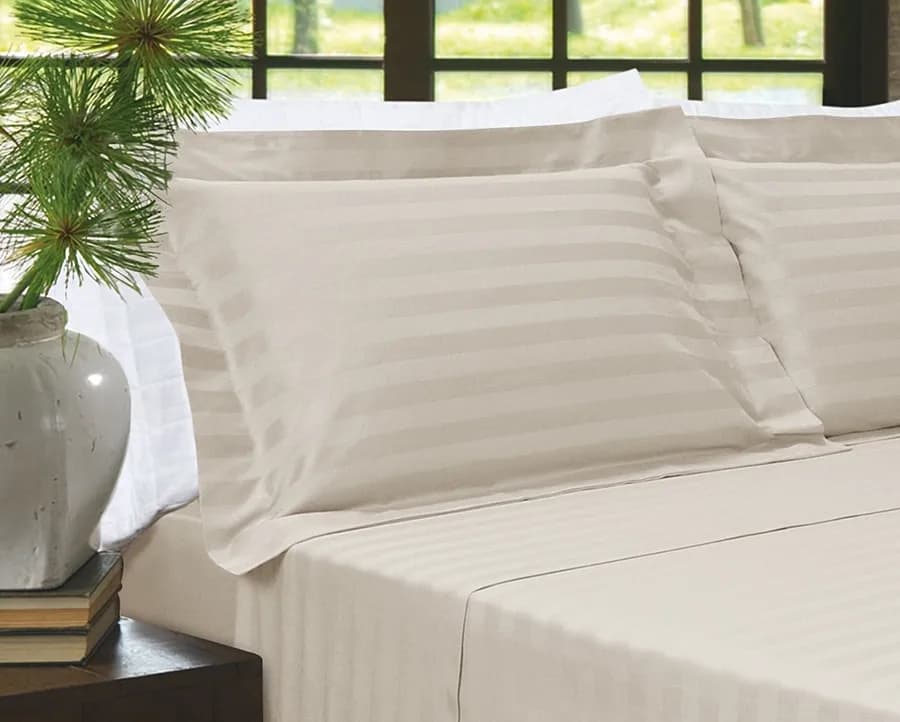 Fronha Zelo Select Maquinetado para Travesseiro 0.50x0.70m - Percal 400 Fios - Toque Acetinado - Ivory