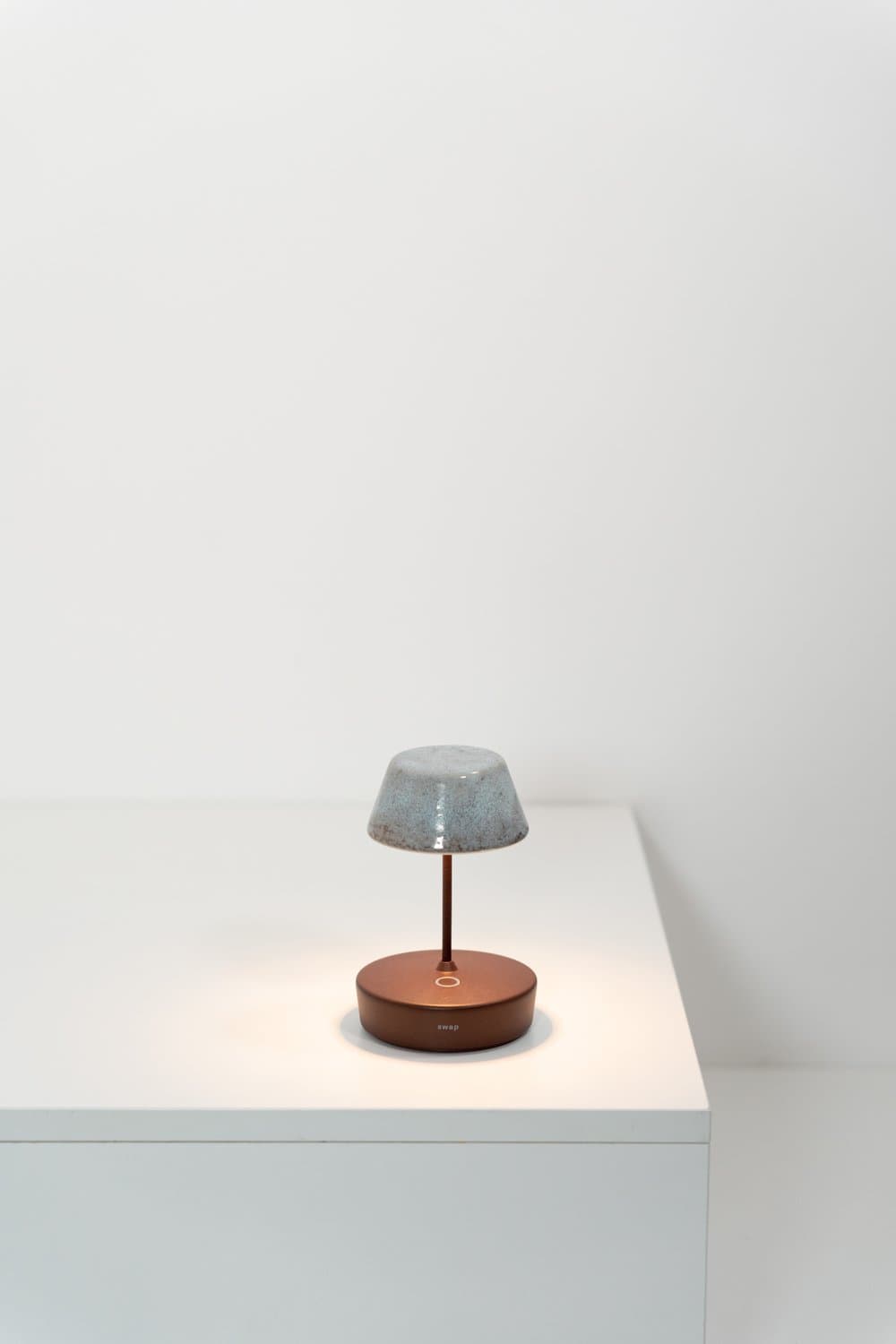 Luminária Recarregável Swap Mini com Cupula de Cerâmica Zafferano Itália Corten