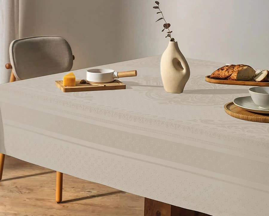Toalha de Mesa Karsten Celebration Lesier - Retangular - 1.80x2.20m