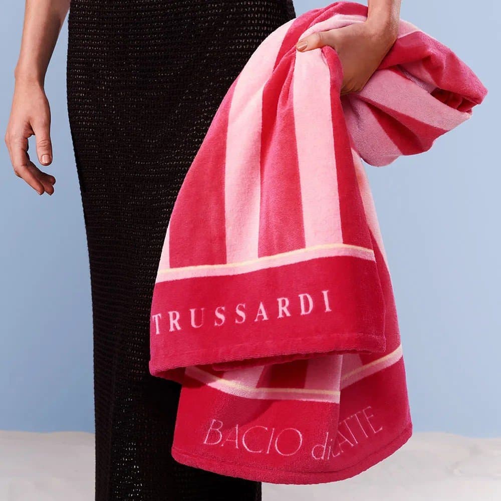 Toalha de Praia Listrado Trussardi + Bacio Di Latte Vermelho
