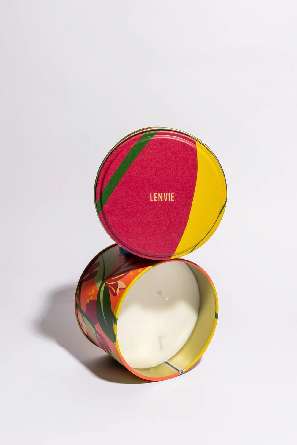 Vela Perfumada Lata Magnólia Pacífica Lenvie 250 g
